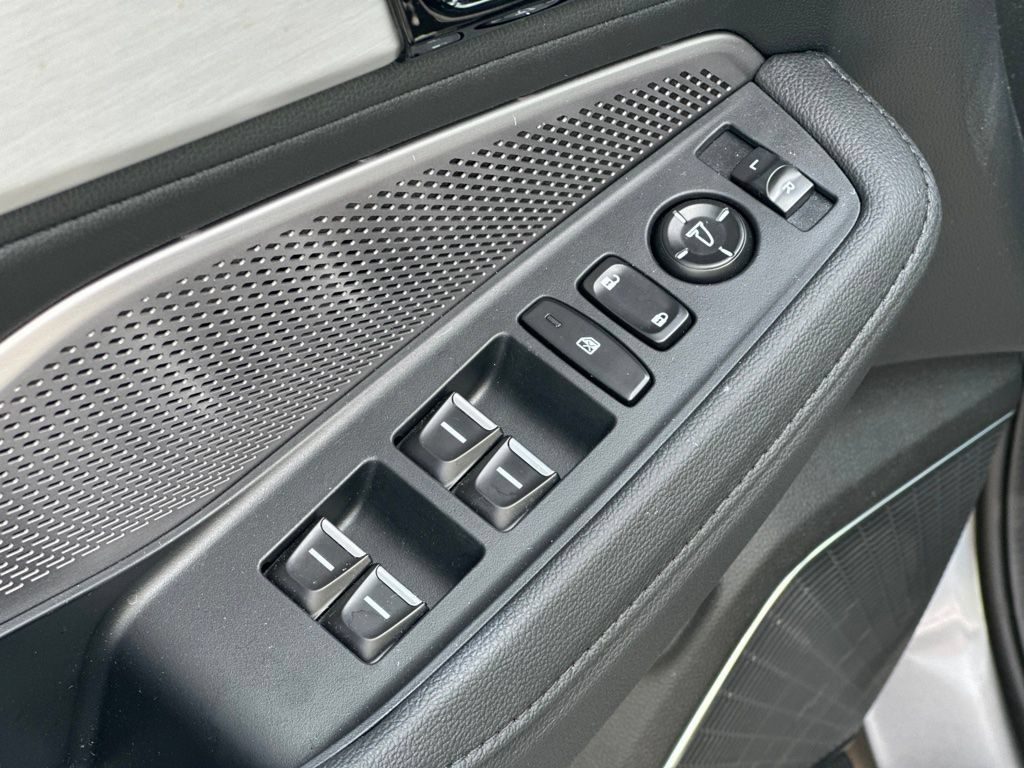 Used 2026 Acura MDX SH-AWD image 17