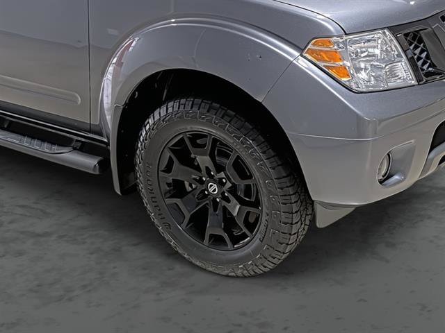 Used 2020 Nissan Frontier SV w/ Midnight Edition Floor Mats AWD/4WD image 15