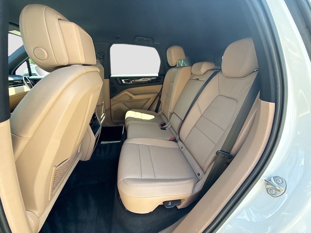 Used 2023 Porsche Cayenne image 25