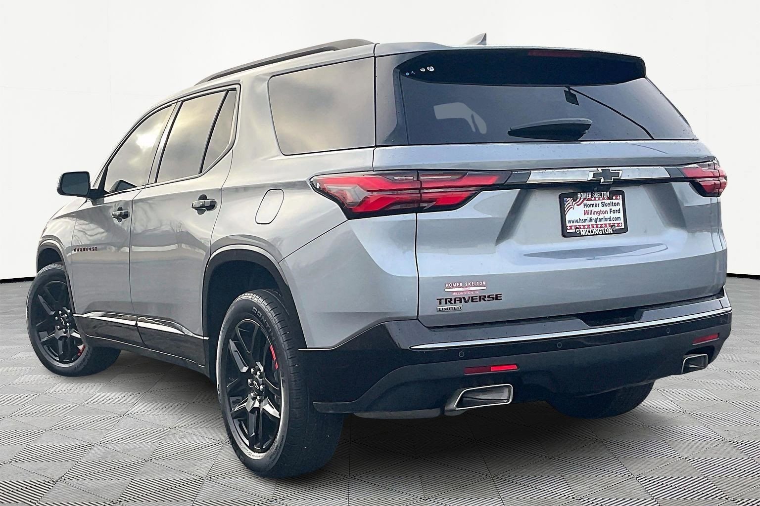 Used 2024 Chevrolet Traverse Premier w/ Redline Edition image 10