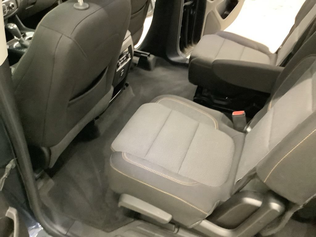 Used 2019 Chevrolet Traverse LT FWD image 15
