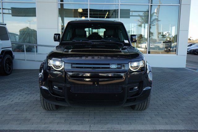 Used 2022 Land Rover Defender 110 X image 3