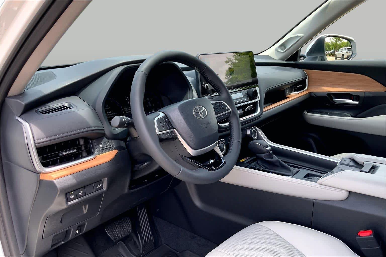 Used 2026 Toyota Grand Highlander FWD image 18