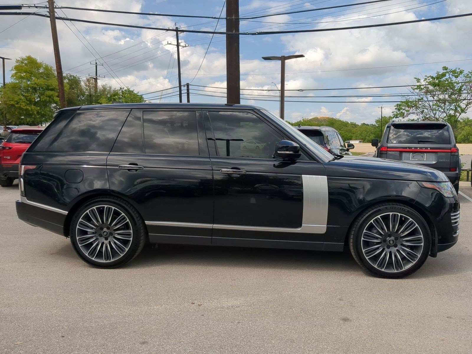 Used 2021 Land Rover Range Rover Autobiography image 2
