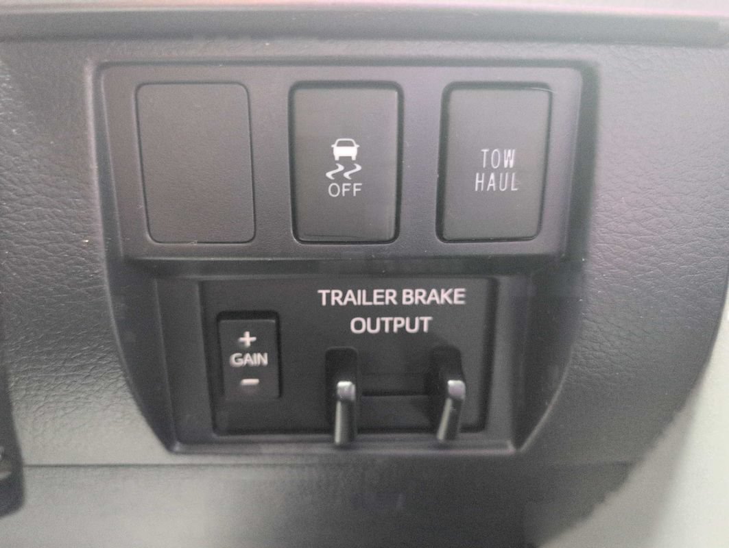 Used 2019 Toyota Tundra SR5 w/ SR5 Upgrade Package AWD/4WD image 25