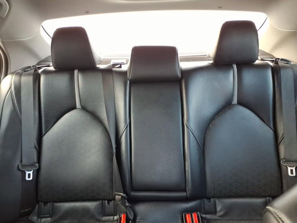 Used 2018 Toyota Camry XSE image 15