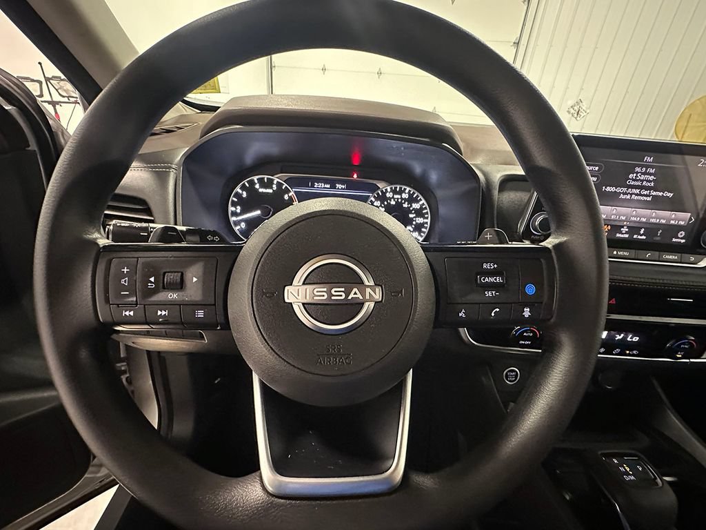 Used 2022 Nissan Rogue SV AWD/4WD image 35