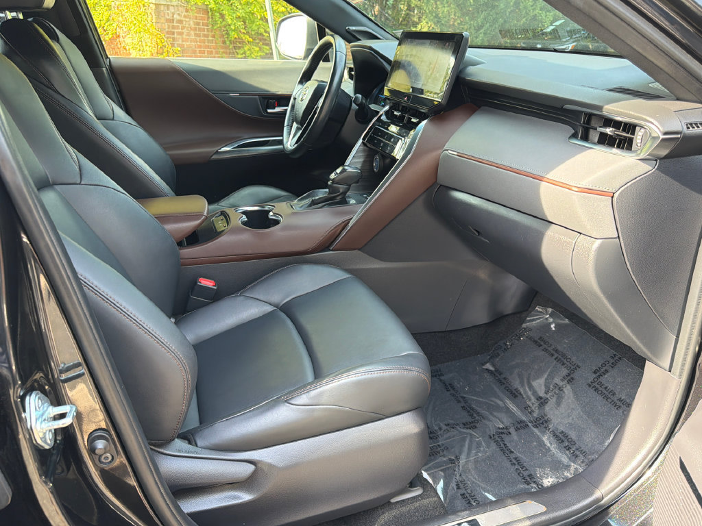 Used 2022 Toyota Venza XLE AWD/4WD image 11