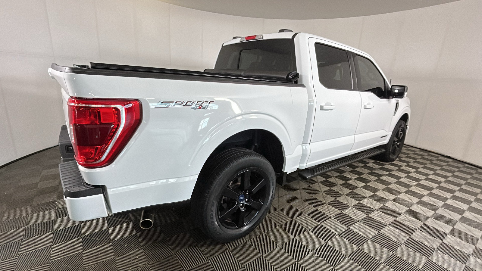 Used 2022 Ford F150 XLT w/ Equipment Group 302A High AWD/4WD image 3