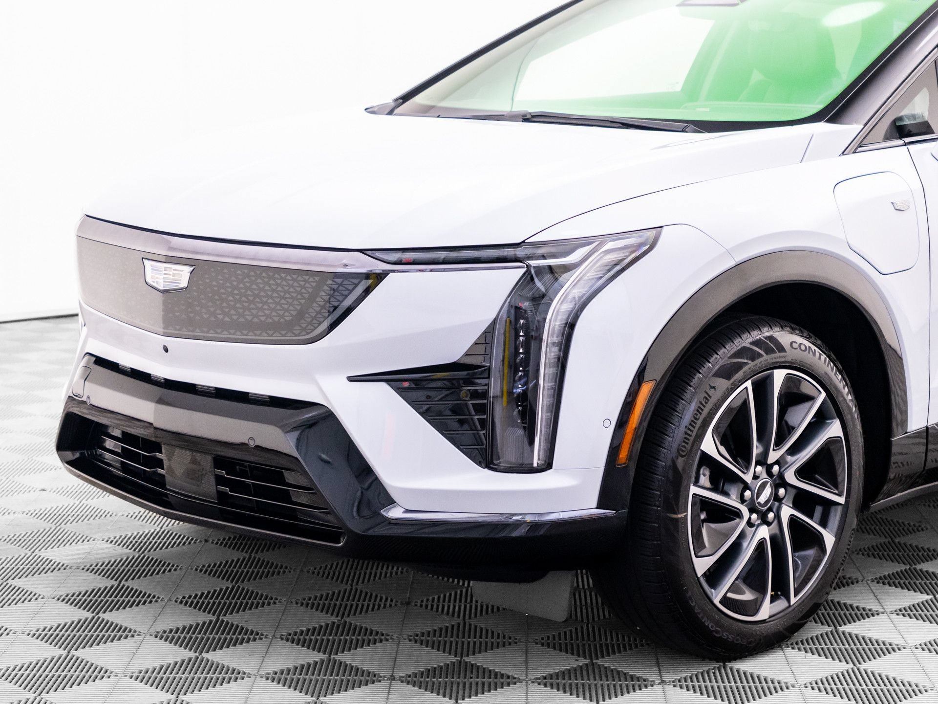 New 2026 Cadillac Optiq Sport 1 w/ LPO, Floor Liner Package AWD/4WD image 35