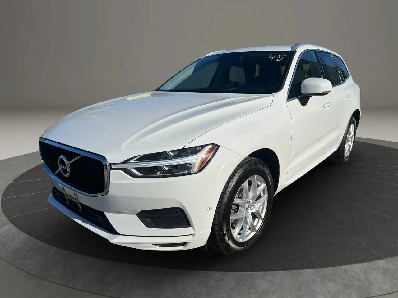 Used 2019 Volvo XC60 T5 Momentum w/ Premium Package AWD/4WD image 1