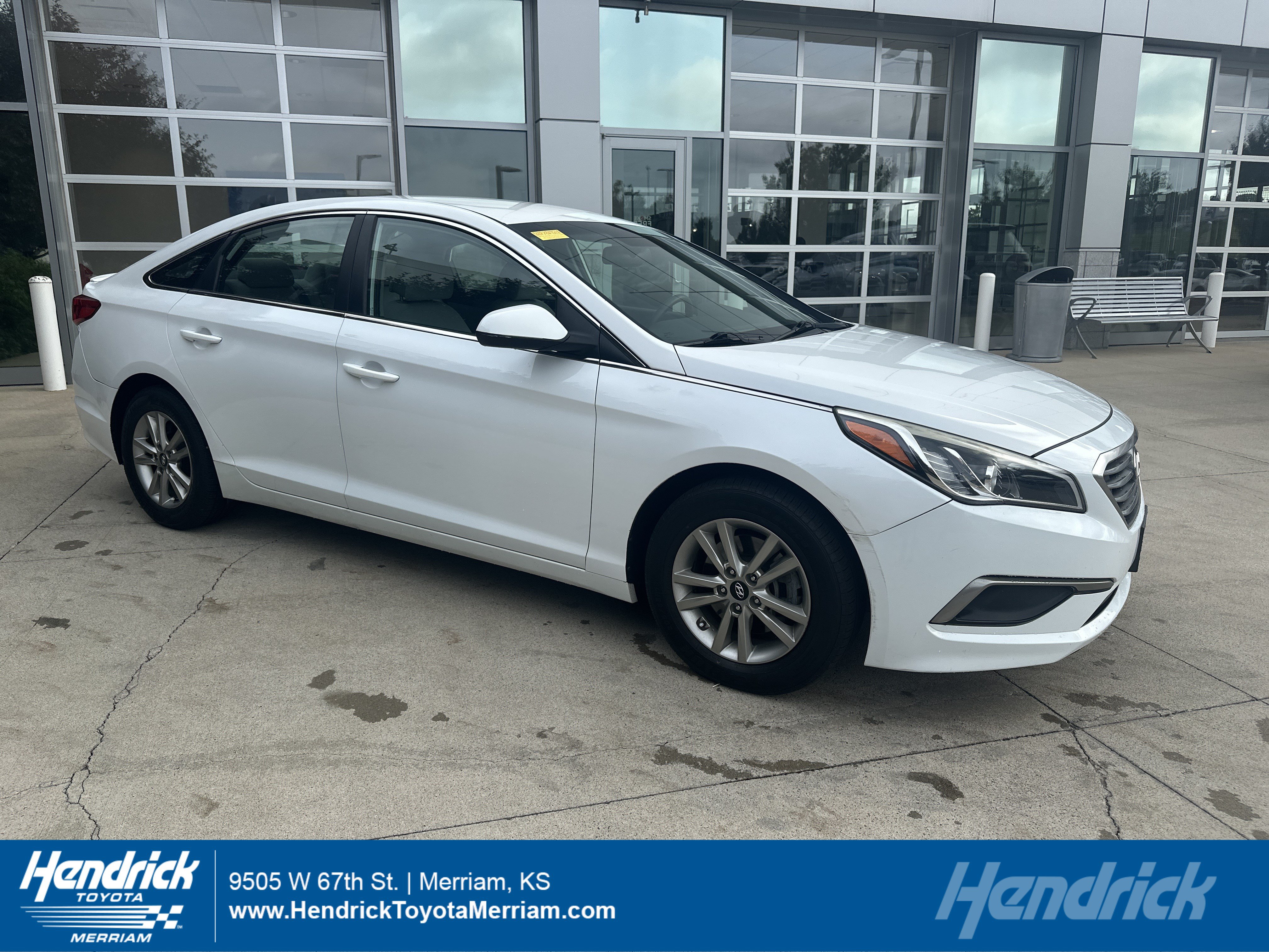 Used 2017 Hyundai Sonata SE FWD image 1