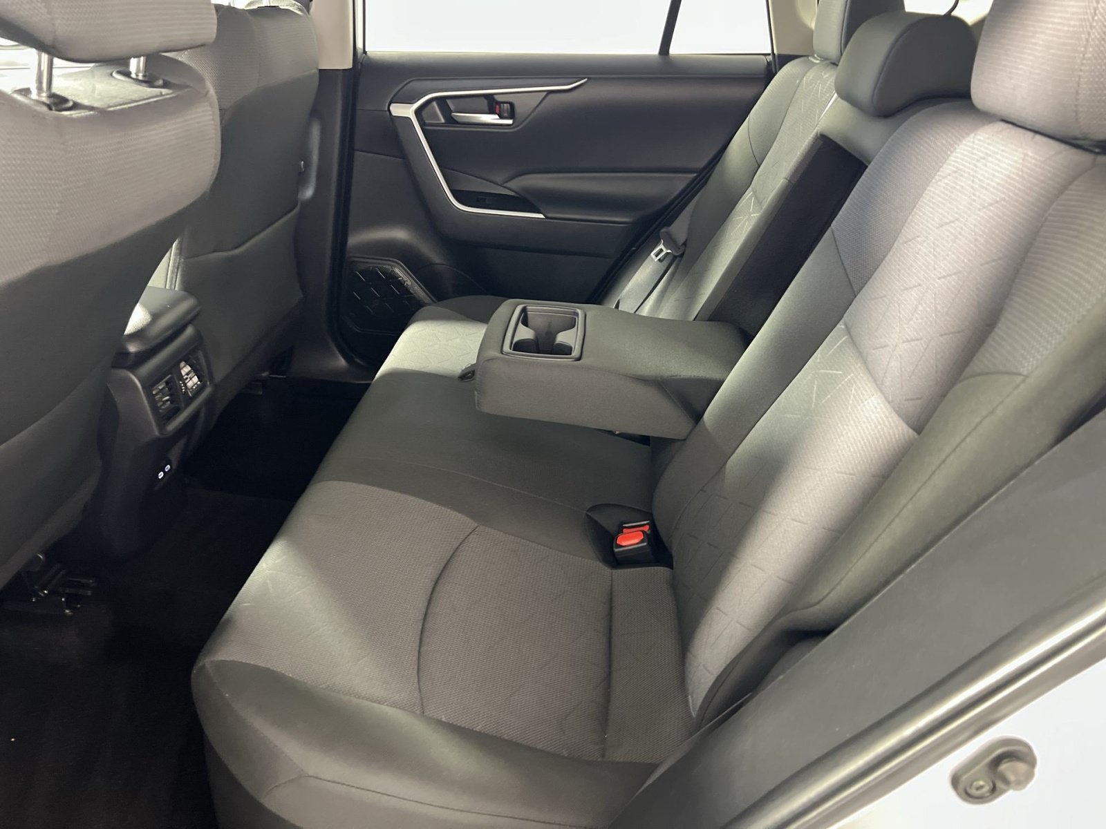 Used 2025 Toyota RAV4 XLE AWD/4WD image 25