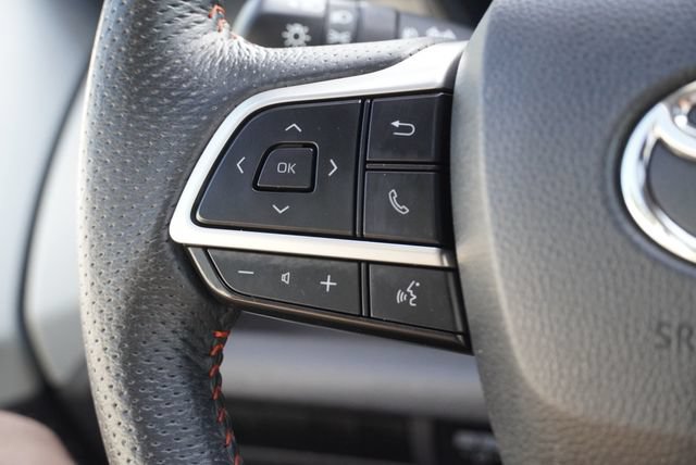 Used 2023 Toyota Sienna XSE FWD image 29