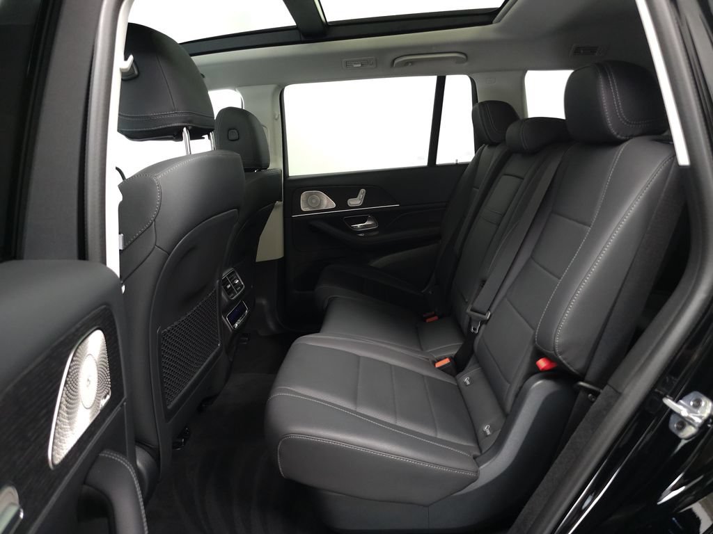 Used 2026 Mercedes-Benz GLS 450 4MATIC image 28