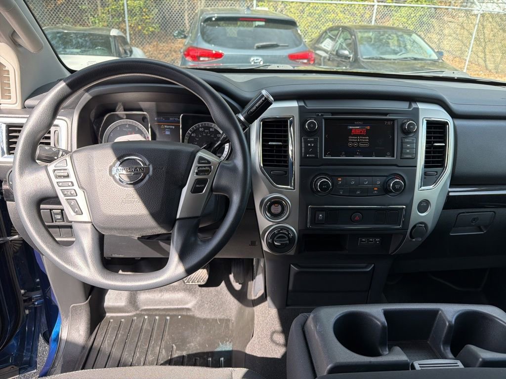 Used 2019 Nissan Titan SV image 28