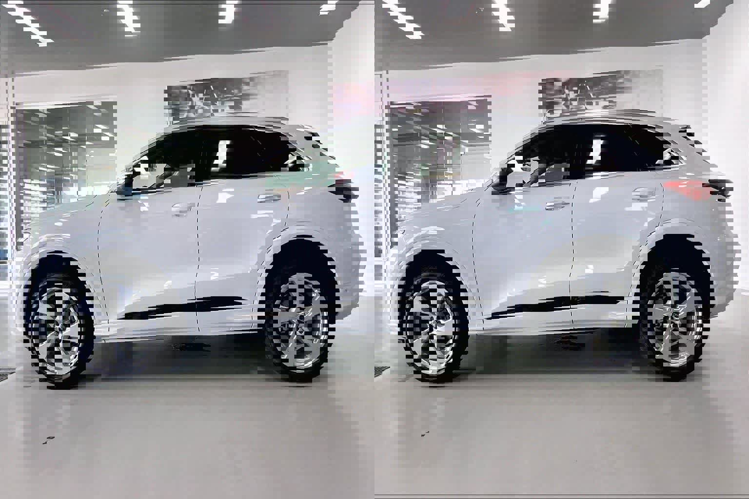 New 2025 Audi Q5 Premium Plus image 3