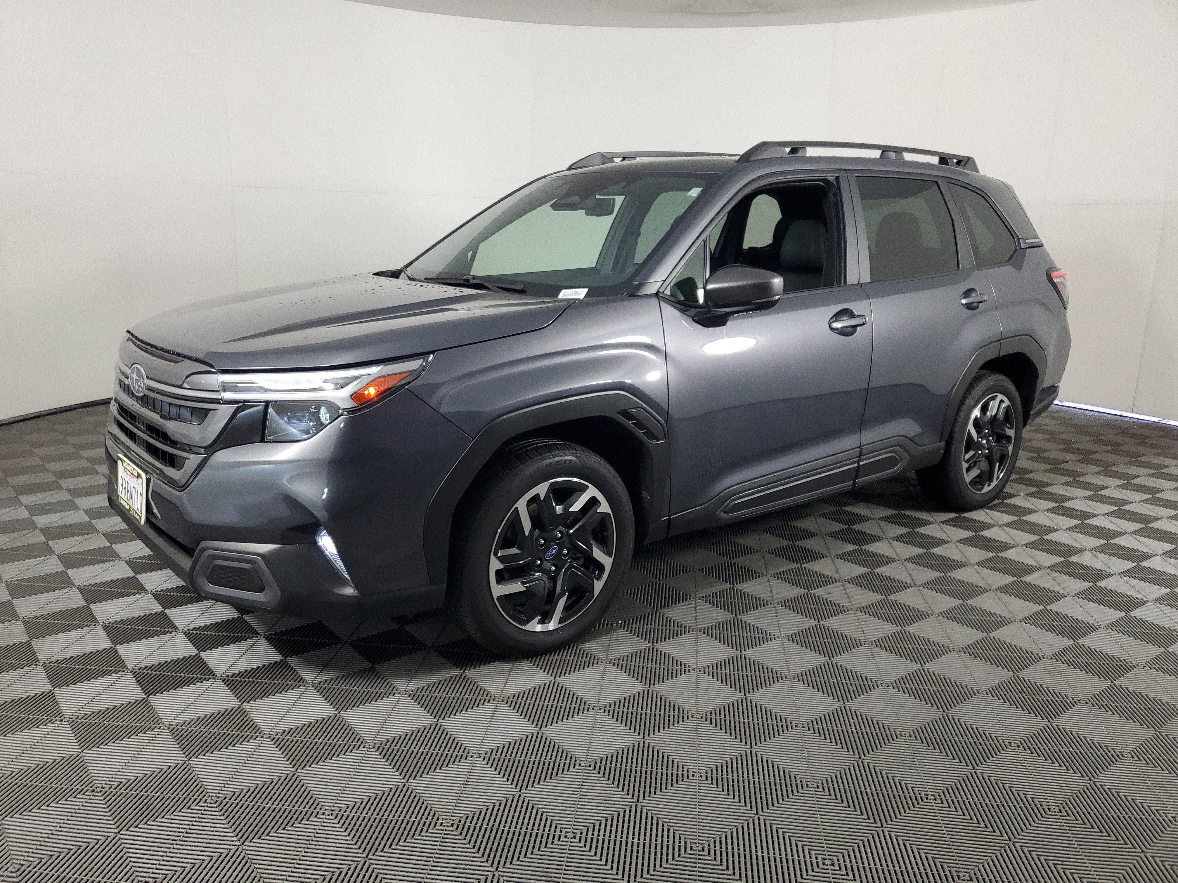 Used 2025 Subaru Forester Limited image 8