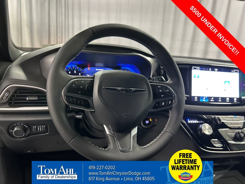 New 2026 Chrysler Voyager LX image 13