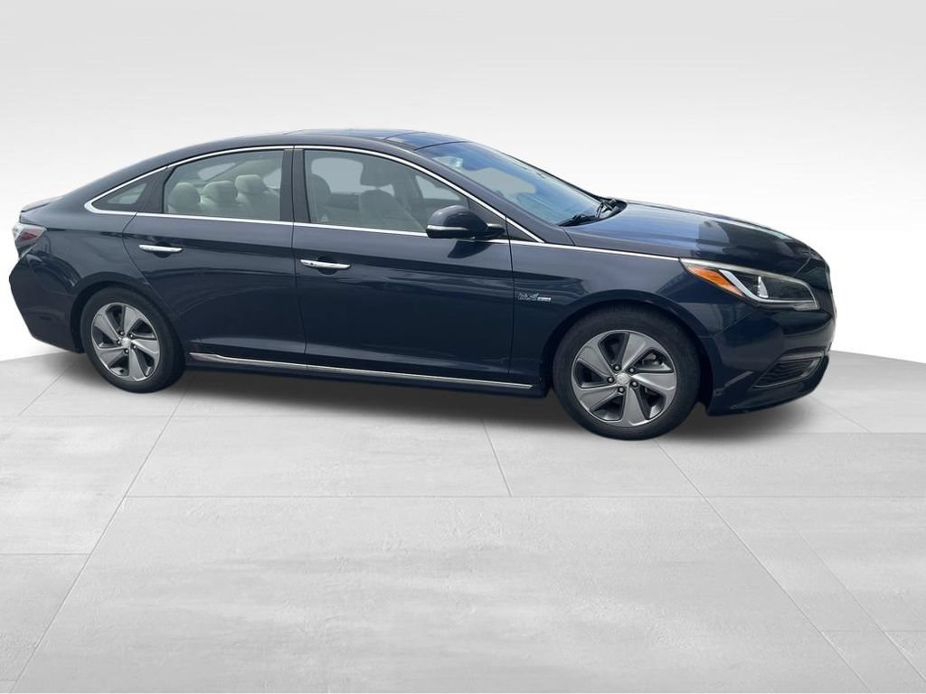 Used 2017 Hyundai Sonata Limited w/ Ultimate Package 02 FWD image 16