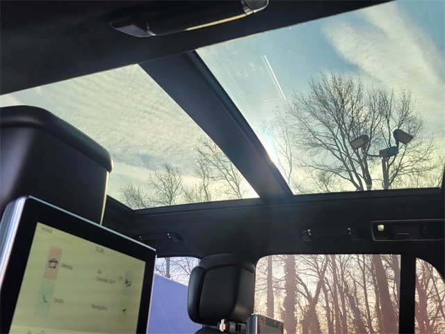 Used 2022 Land Rover Range Rover Autobiography image 28