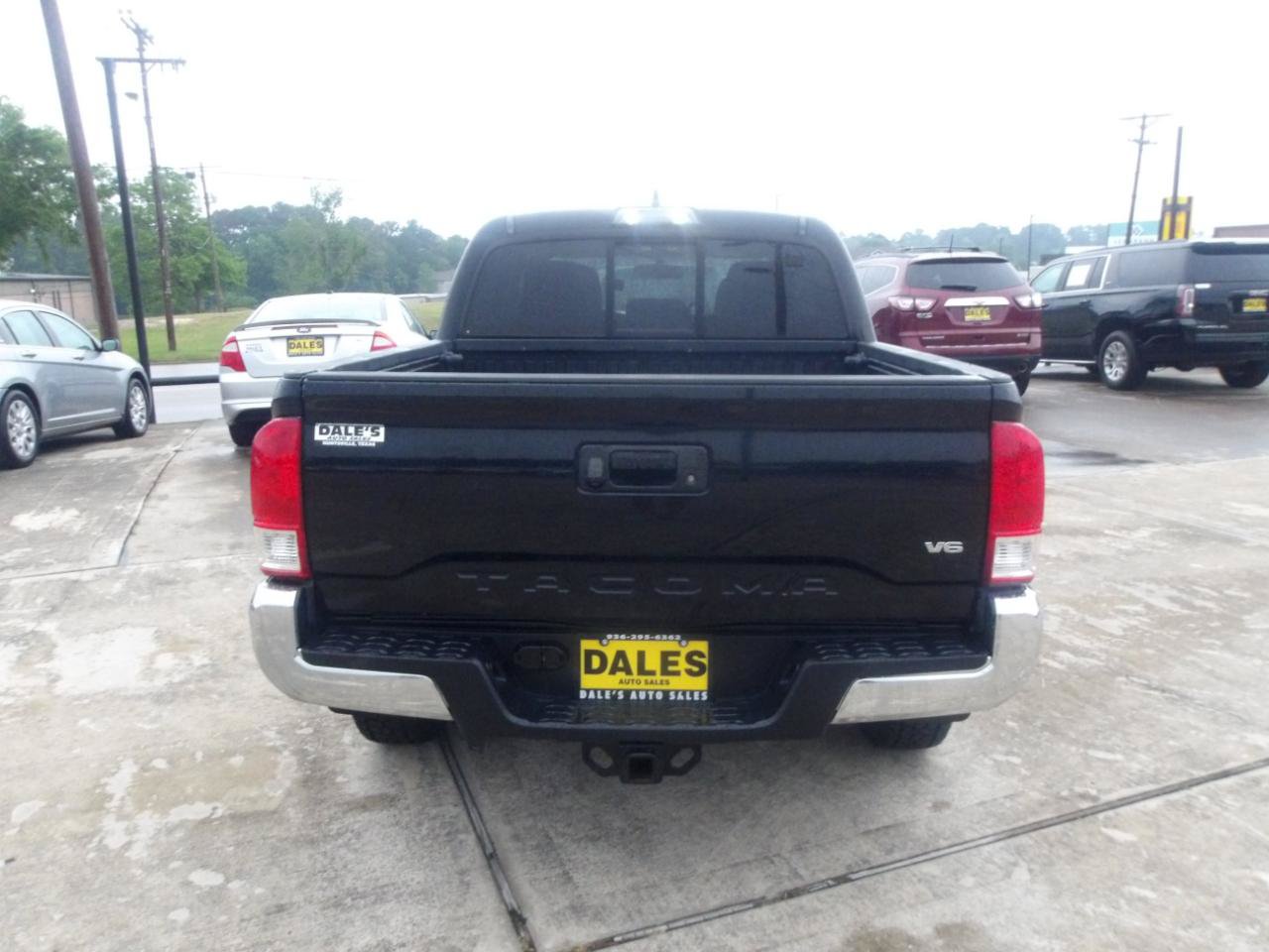 Used 2017 Toyota Tacoma SR5 w/ Tow Package RWD image 12