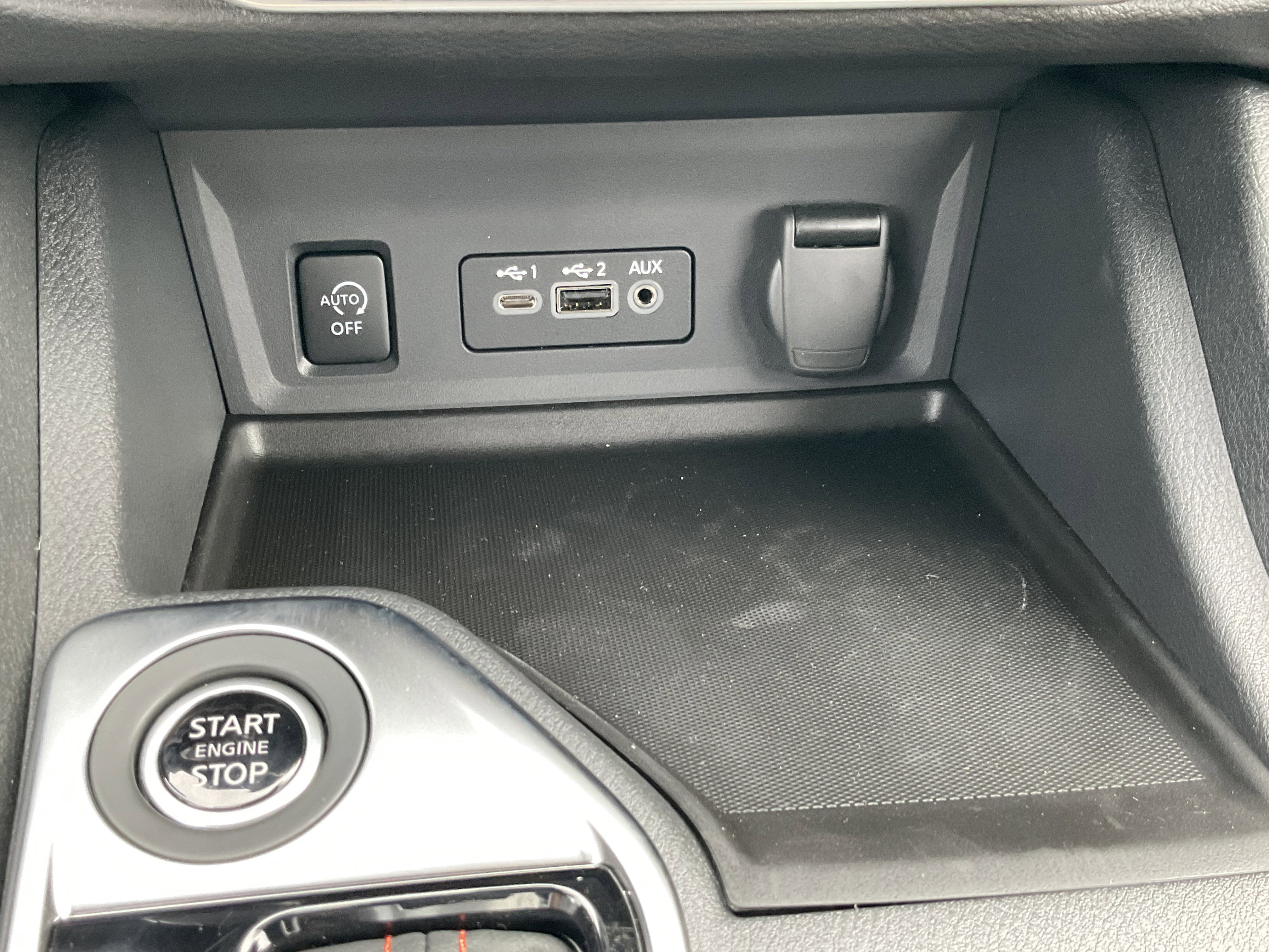 Used 2025 Nissan Sentra SR image 17