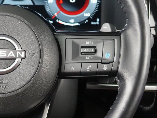 Used 2024 Nissan Pathfinder Platinum FWD image 29