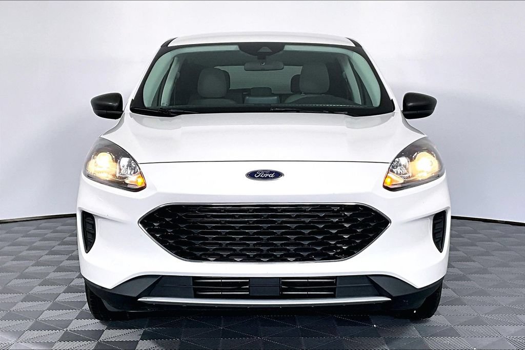 Used 2022 Ford Escape SE w/ Cold Weather Package AWD/4WD image 3
