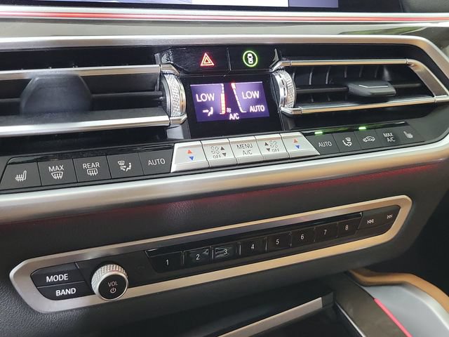 Used 2022 BMW X6 xDrive40i w/ M Sport Package AWD/4WD image 33