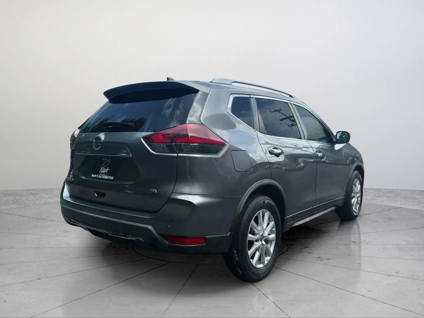 Used 2019 Nissan Rogue SV image 9