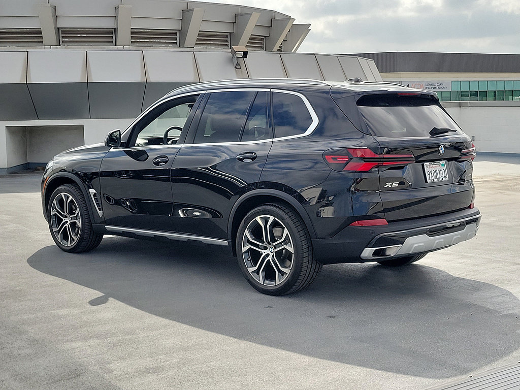 Used 2026 BMW X5 sDrive40i w/ Climate Comfort Package RWD image 2
