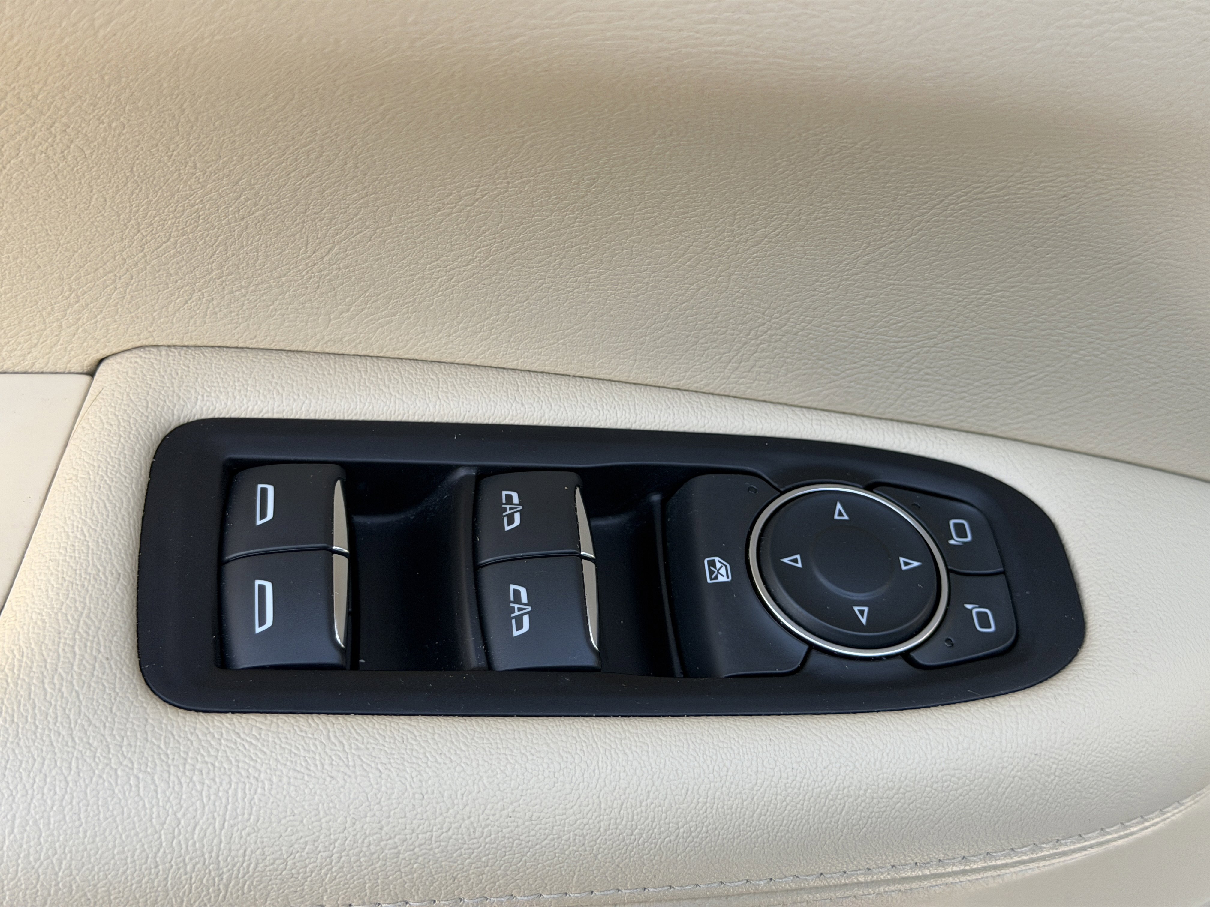 Used 2019 Cadillac XT5 Premium Luxury FWD image 18