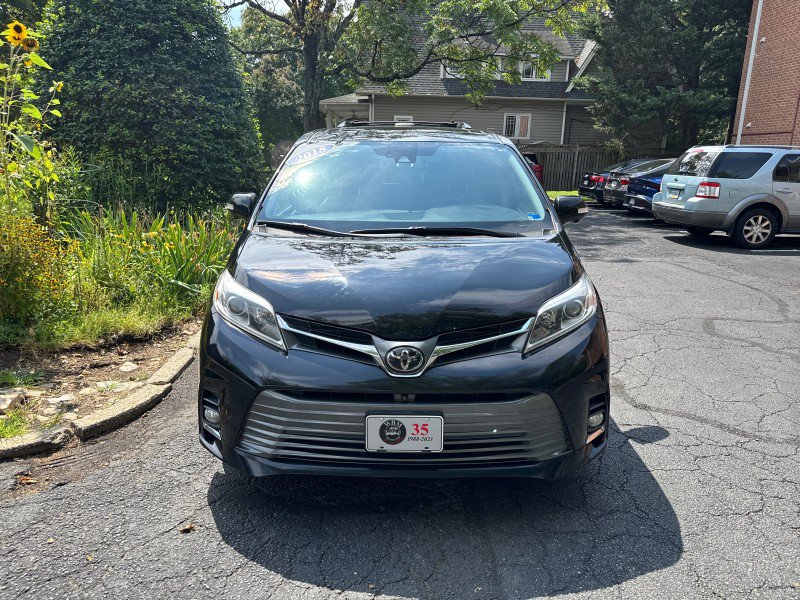 Used 2018 Toyota Sienna Limited Premium AWD/4WD image 8