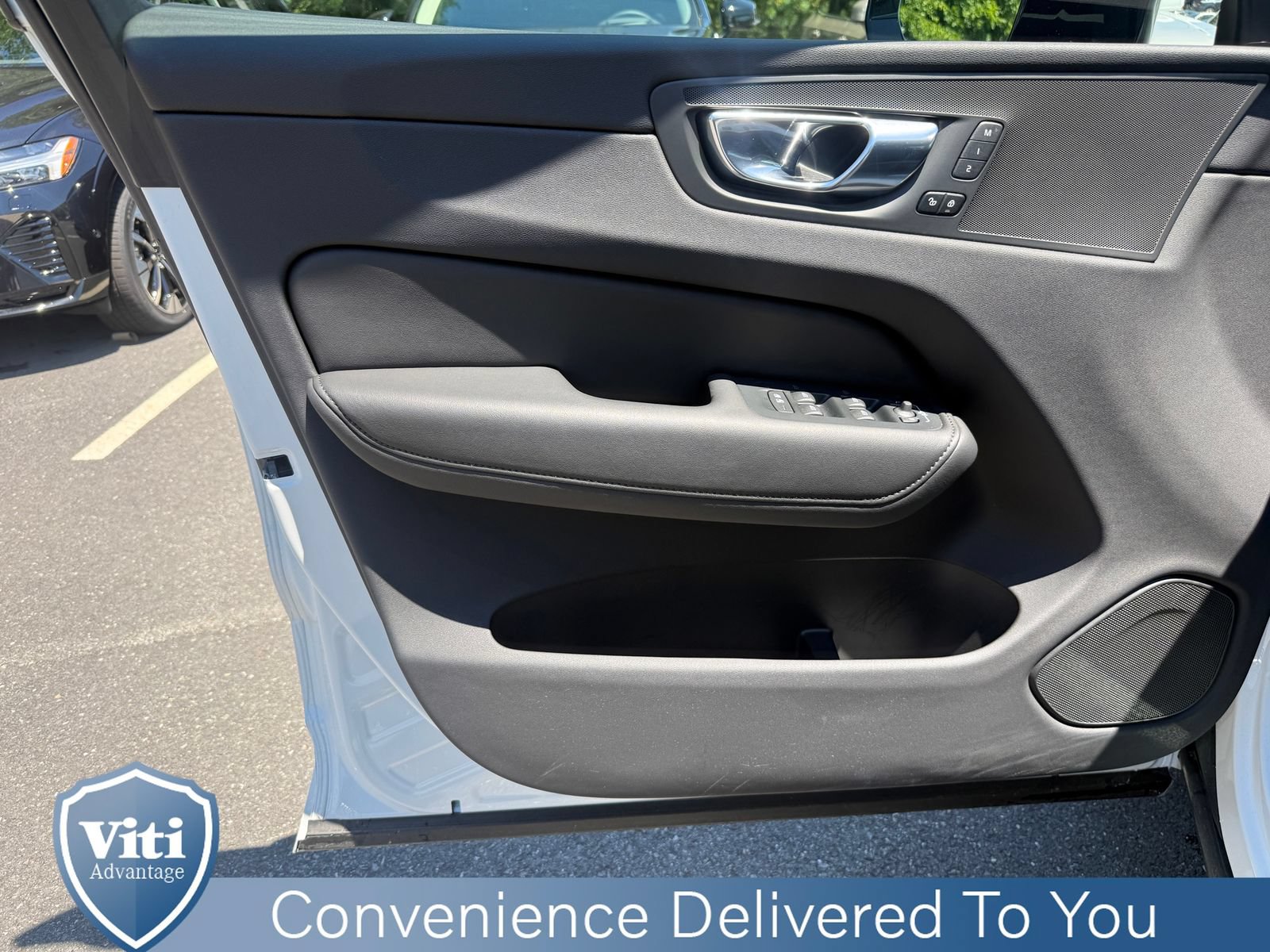 Certified 2025 Volvo XC60 T8 Plus w/ Protection Package Premier AWD/4WD image 16