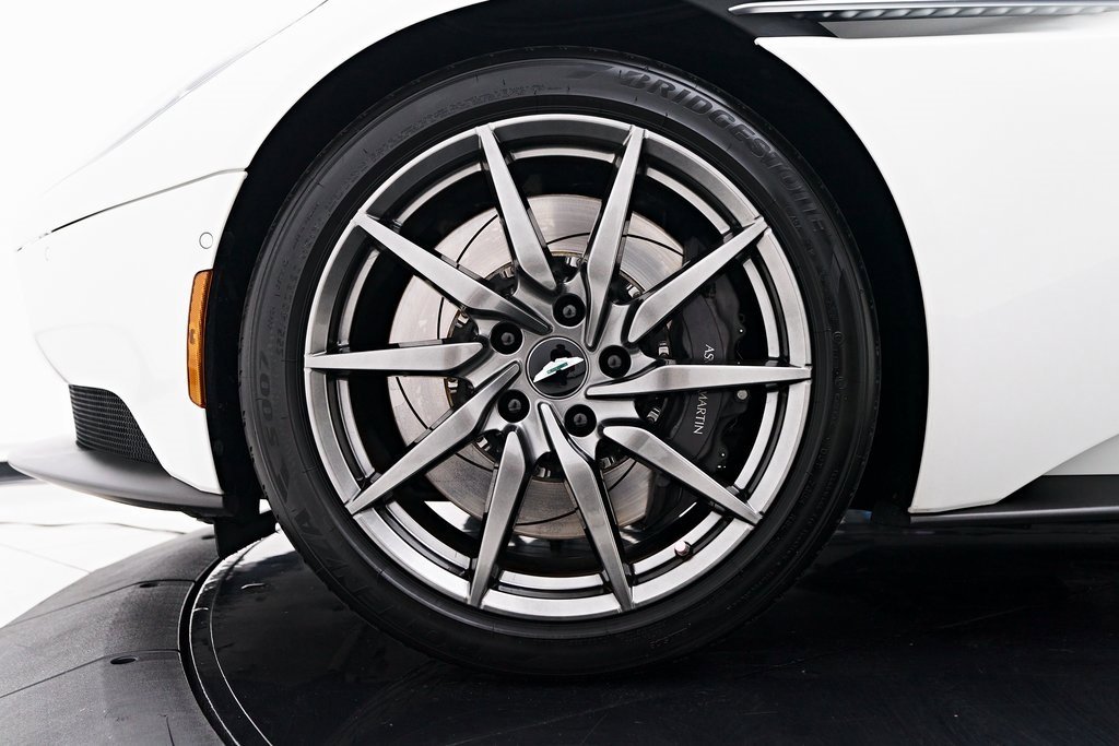Used 2019 Aston Martin DB11 Coupe image 4