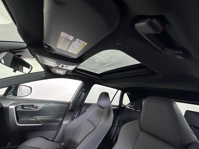 Used 2023 Toyota RAV4 SE image 23