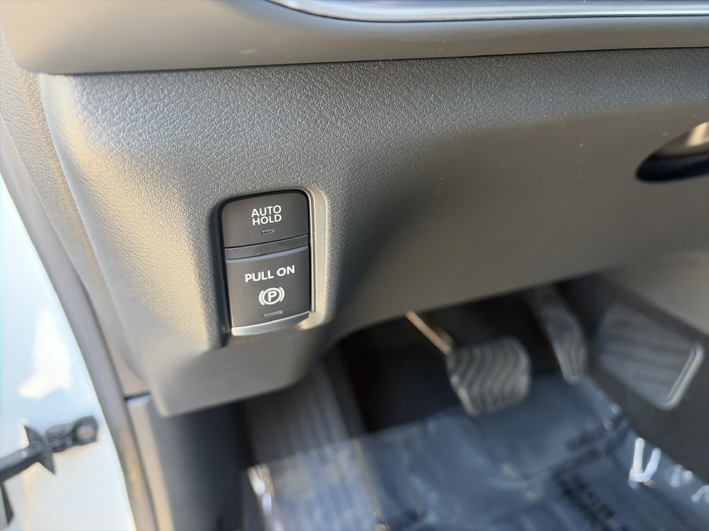 Used 2025 Nissan Armada SV RWD image 18