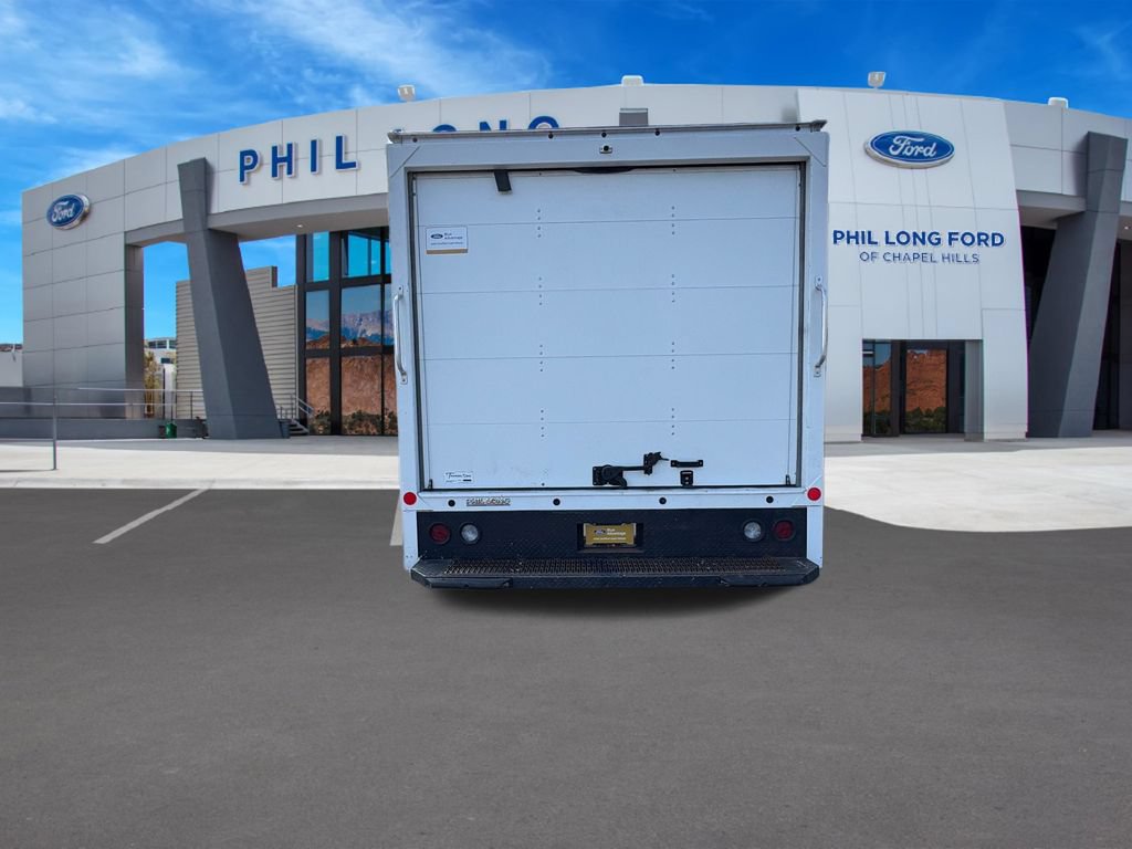 Used 2023 Ford E-450 and Econoline 450 Super Duty w/ Driver's Safety Package RWD image 4