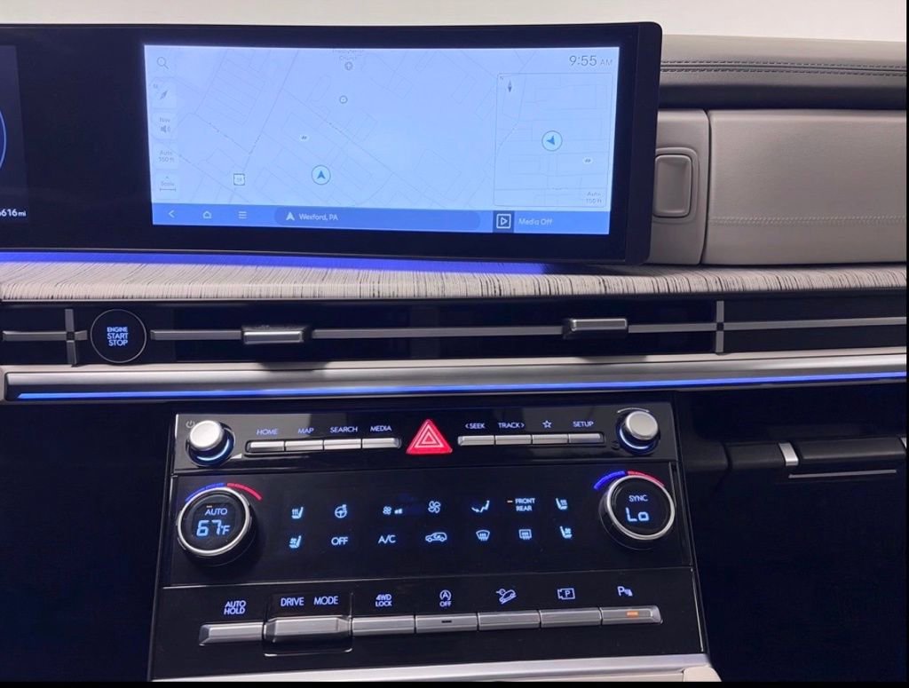 Used 2024 Hyundai Santa Fe Calligraphy AWD/4WD image 17