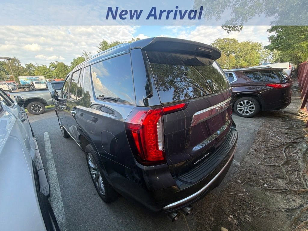 Used 2022 GMC Yukon Denali w/ Denali Premium Package AWD/4WD image 8