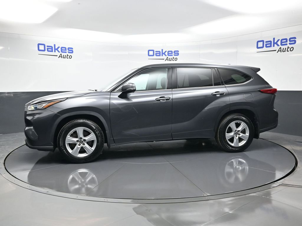 Used 2020 Toyota Highlander LE image 5