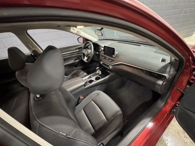 Used 2022 Nissan Altima 2.5 SV w/ SV Premium Package image 15