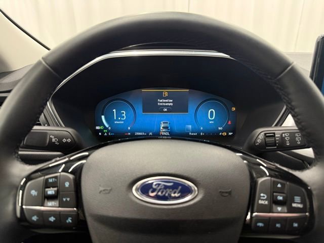Used 2025 Ford Escape Platinum AWD/4WD image 6