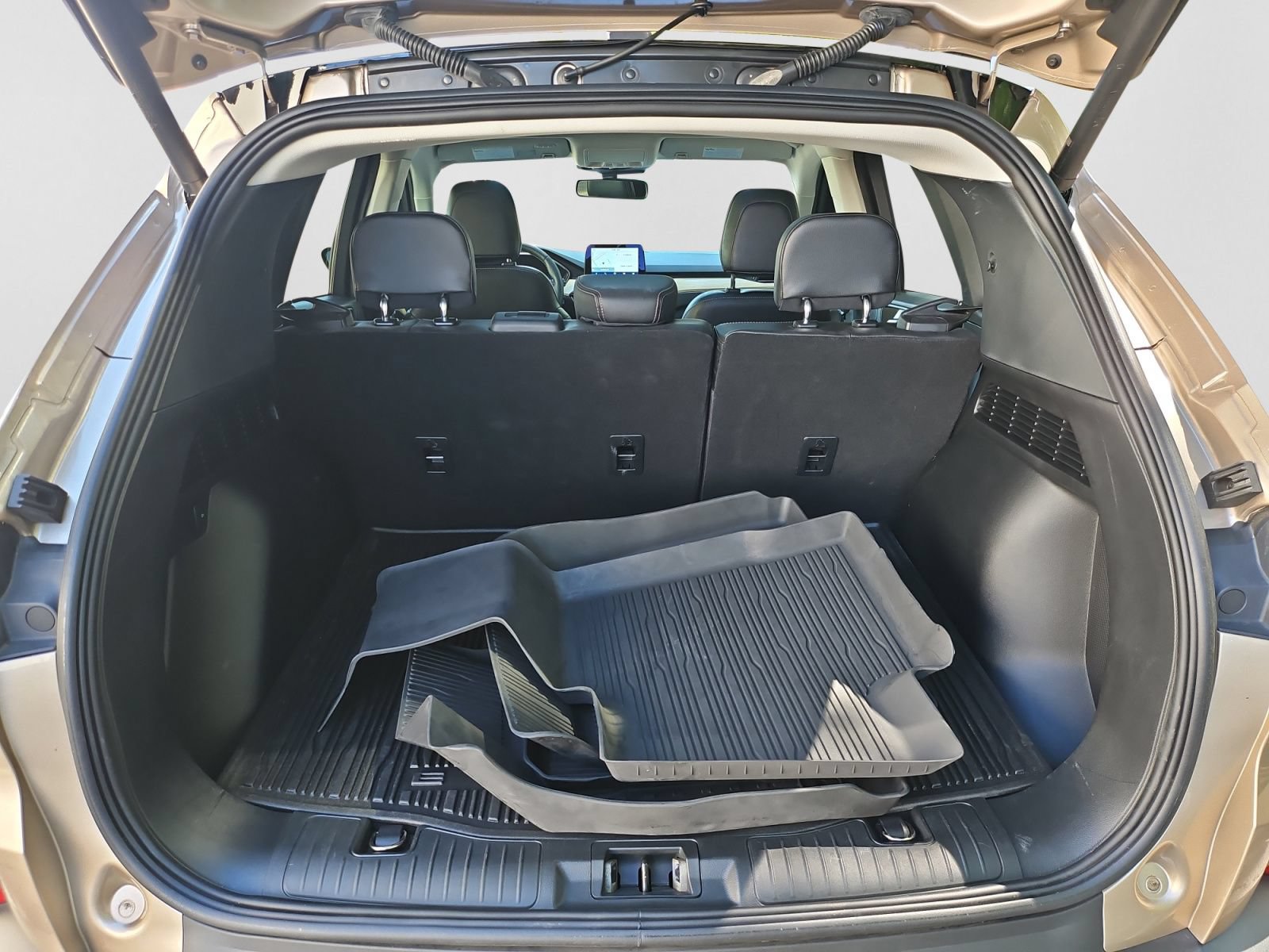 Used 2021 Ford Escape Titanium w/ Titanium Elite Package AWD/4WD image 19