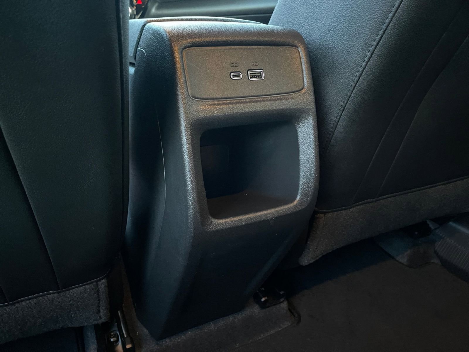 Used 2025 Chevrolet Trax LT w/ LT Convenience Package image 24