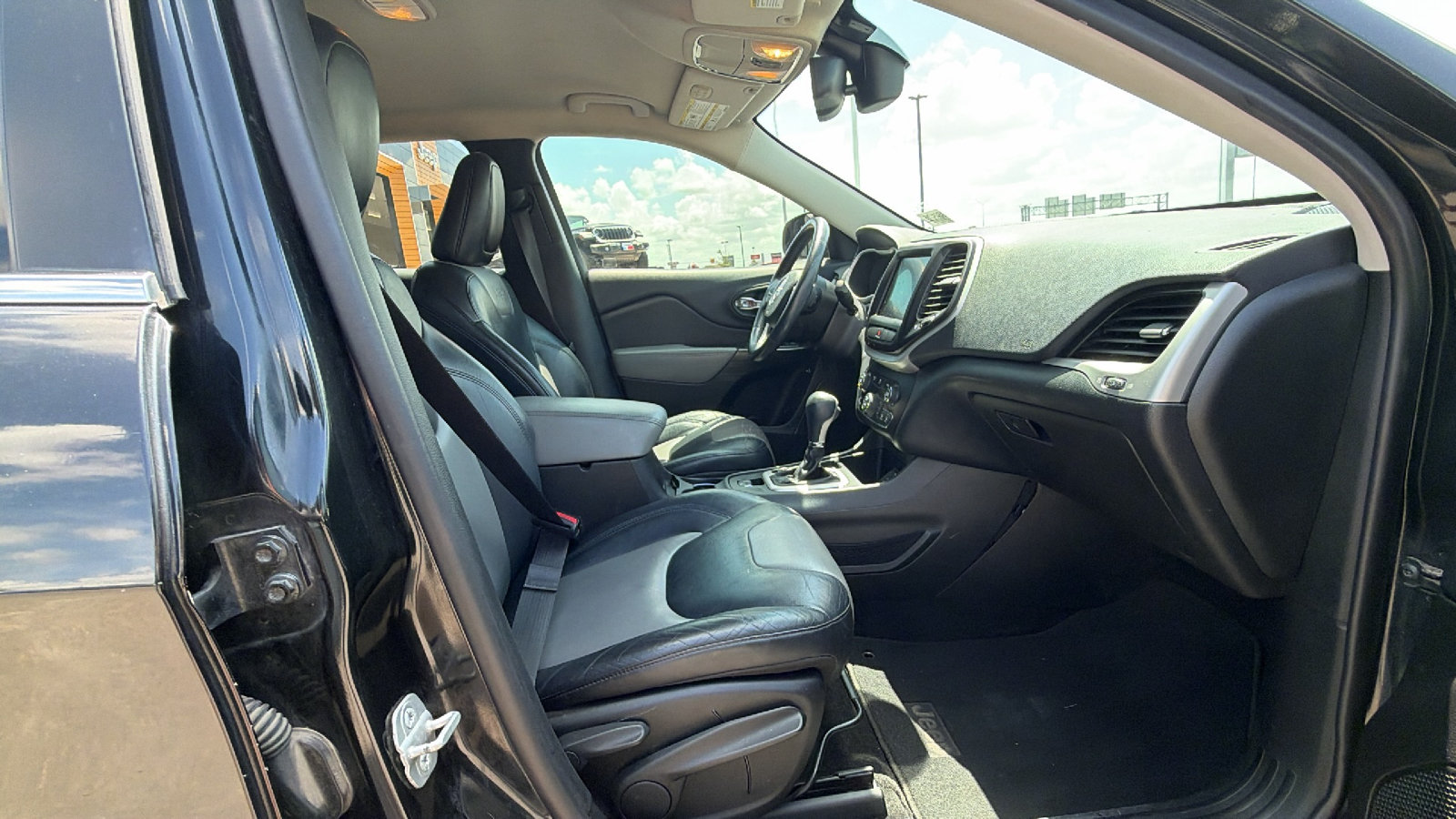 Used 2014 Jeep Cherokee Limited FWD image 20