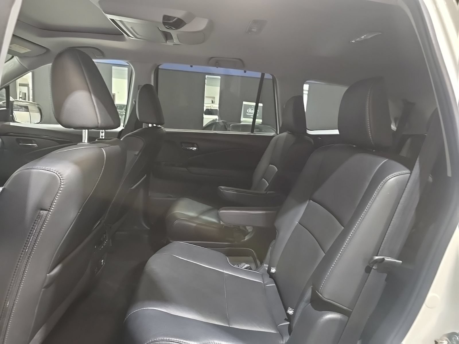 Used 2019 Honda Pilot Touring image 16