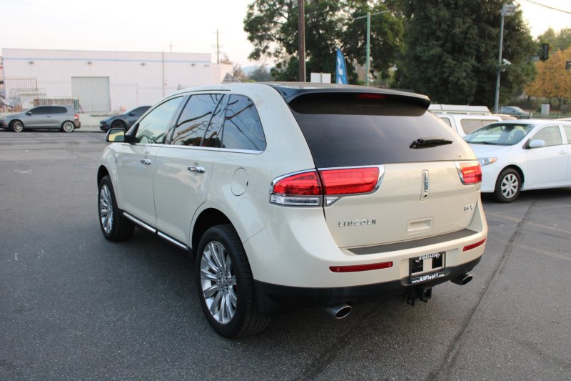 Used 2014 Lincoln MKX FWD w/ Equipment Group 102A image 4