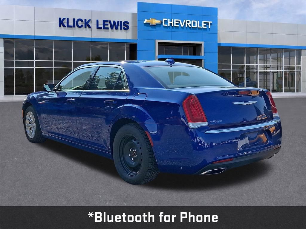 Used 2021 Chrysler 300 Touring w/ Driver Convenience Group RWD image 5
